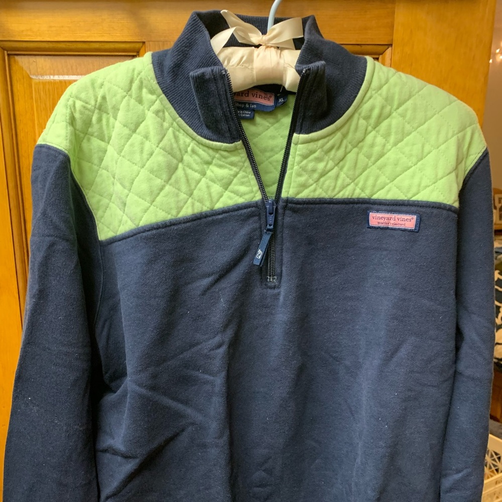 Vineyard vines pullover size xl